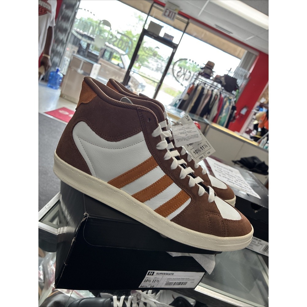 adidas Superskate Mens Brown, White Sneakers Athletic Shoes JP8608 Sz 10.5 New